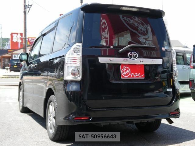 Toyota VOXY 2010-02 8372360-8