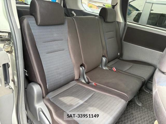 Toyota VOXY 2009-10 8372363-13
