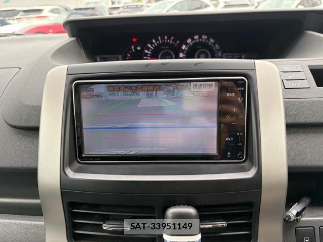 Toyota VOXY 2009-10 8372363-20