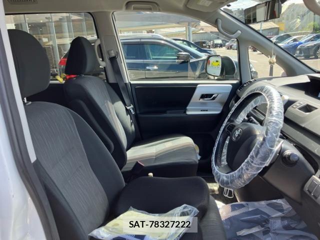 Toyota VOXY 2011-03 8372358-8