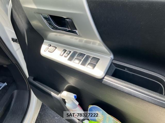Toyota VOXY 2011-03 8372358-11