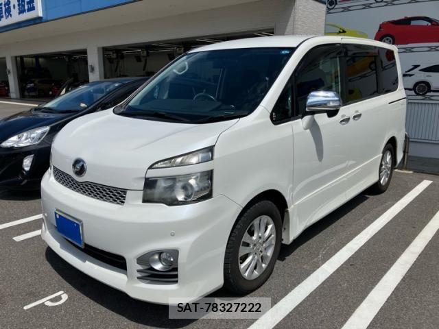 Toyota VOXY 2011-03 8372358-1