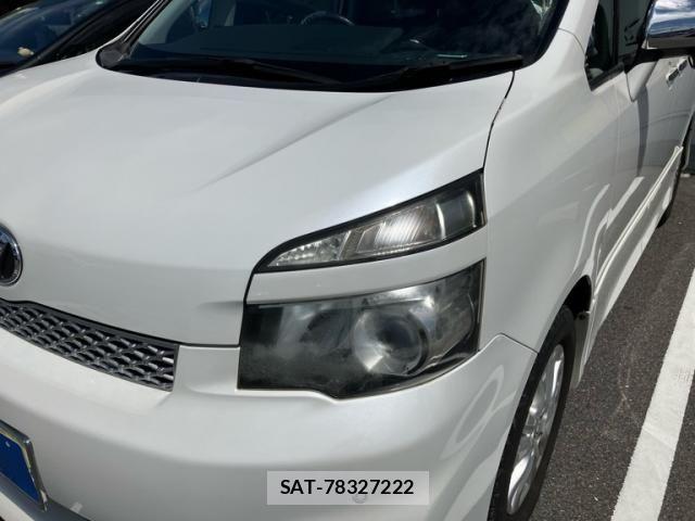 Toyota VOXY 2011-03 8372358-2