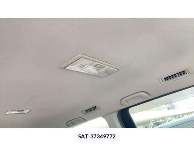 Toyota VOXY 2008-08 8372362-15