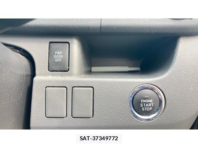 Toyota VOXY 2008-08 8372362-17