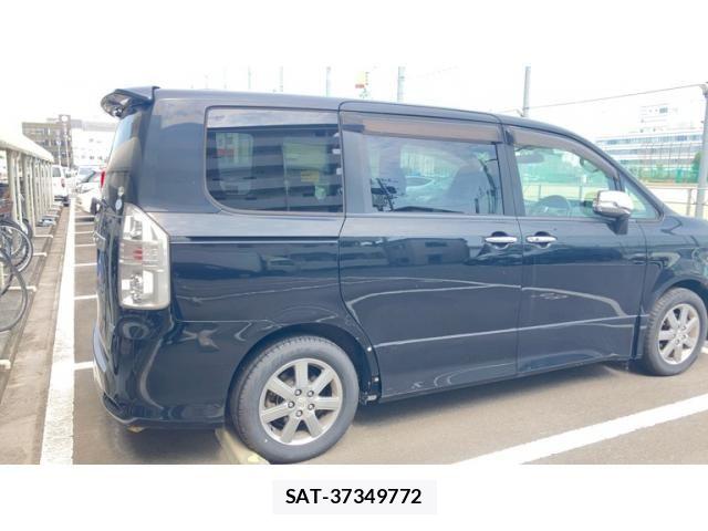Toyota VOXY 2008-08 8372362-4