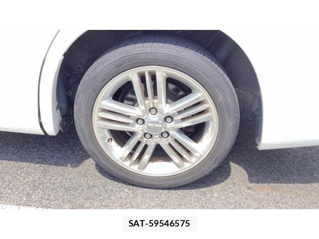 Toyota VOXY 2012-09 8372361-2