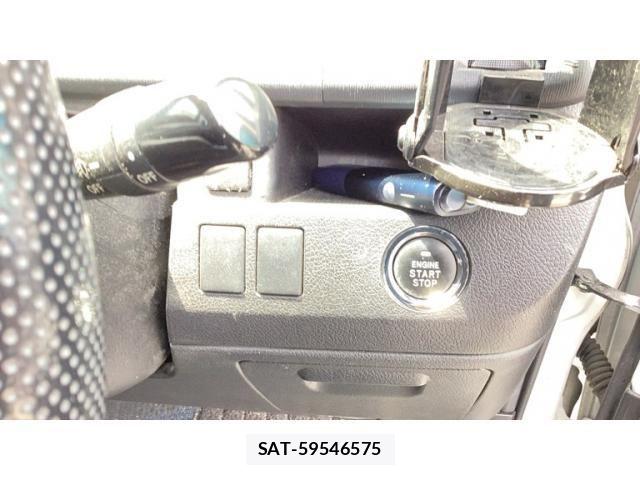 Toyota VOXY 2012-09 8372361-5