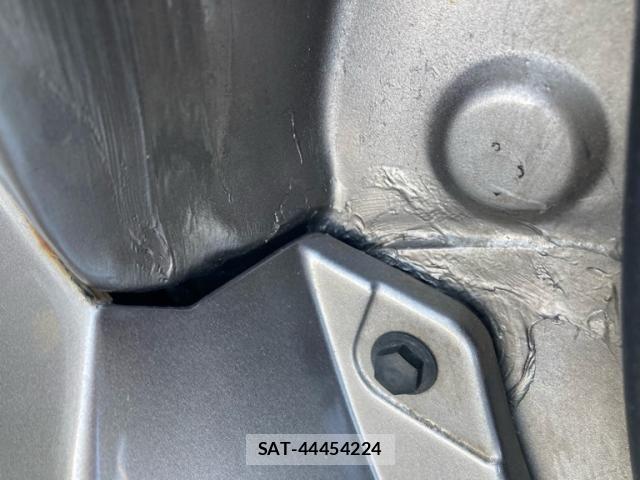 Toyota VOXY 2005-07 8372366-18