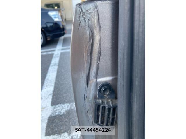 Toyota VOXY 2005-07 8372366-19