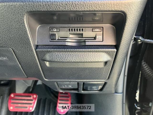 Toyota VOXY 2019-01 8372353-13