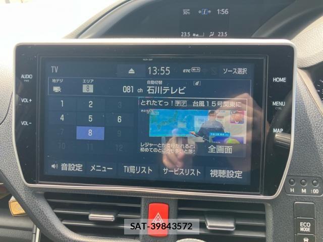 Toyota VOXY 2019-01 8372353-16