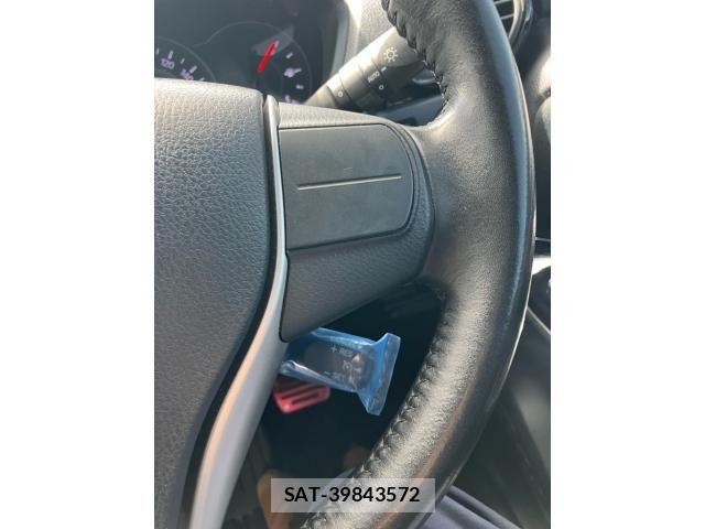 Toyota VOXY 2019-01 8372353-21