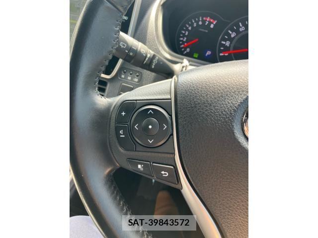Toyota VOXY 2019-01 8372353-22