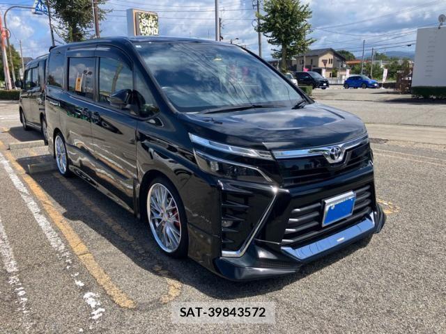 Toyota VOXY 2019-01 8372353-2