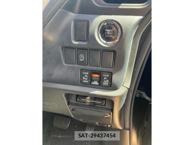 Toyota VOXY 2015-01 8372359-16