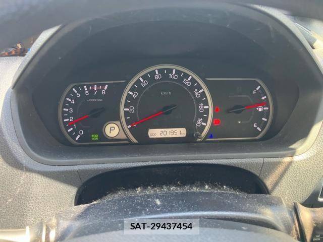 Toyota VOXY 2015-01 8372359-21