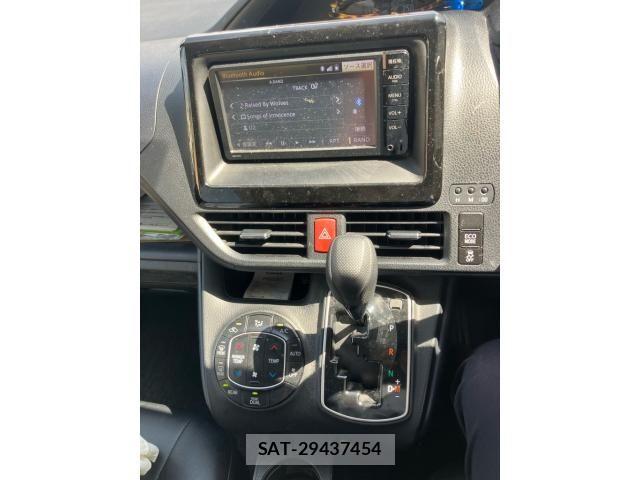 Toyota VOXY 2015-01 8372359-22