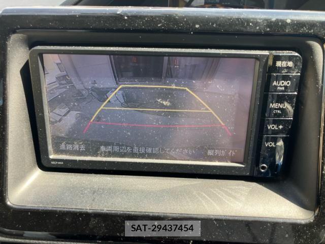 Toyota VOXY 2015-01 8372359-24