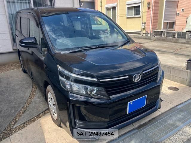 Toyota VOXY 2015-01 8372359-2