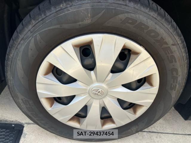 Toyota VOXY 2015-01 8372359-6