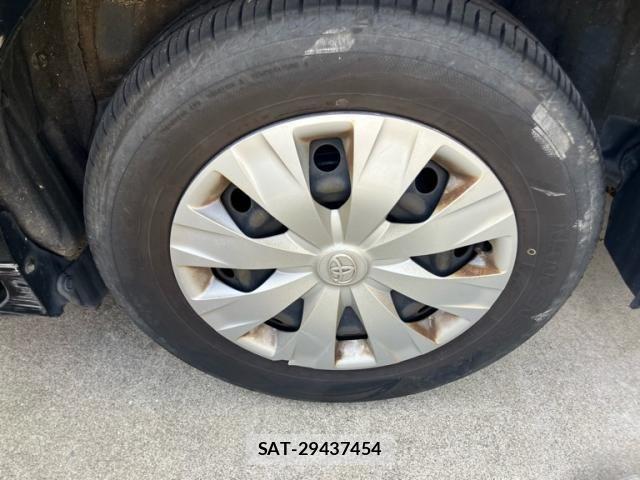 Toyota VOXY 2015-01 8372359-7
