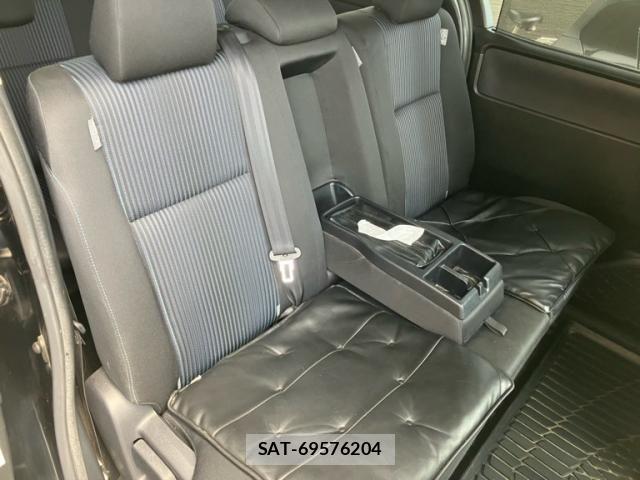 Toyota VOXY 2014-09 8372356-10