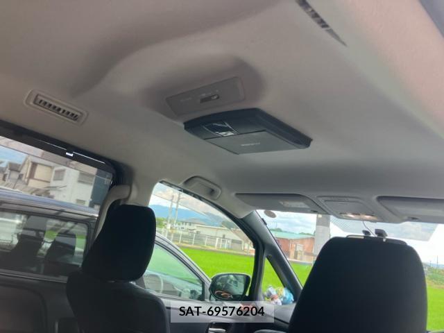 Toyota VOXY 2014-09 8372356-13