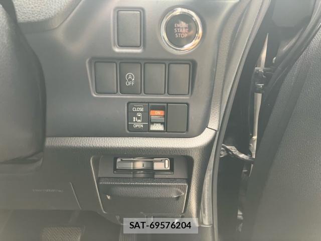 Toyota VOXY 2014-09 8372356-15