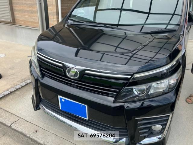 Toyota VOXY 2014-09 8372356-1
