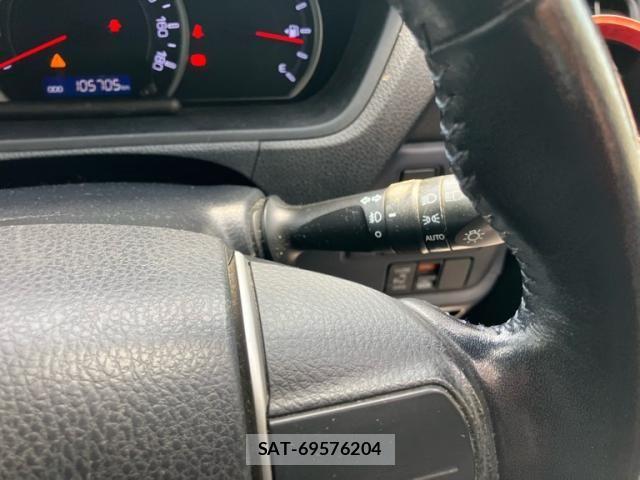 Toyota VOXY 2014-09 8372356-19