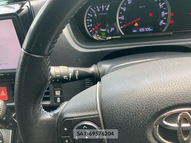 Toyota VOXY 2014-09 8372356-20