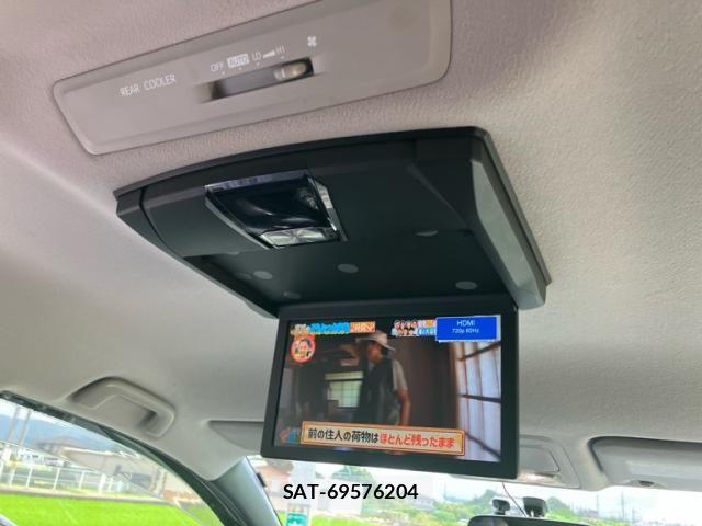 Toyota VOXY 2014-09 8372356-24