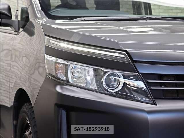 Toyota VOXY 2014-08 8415747-11