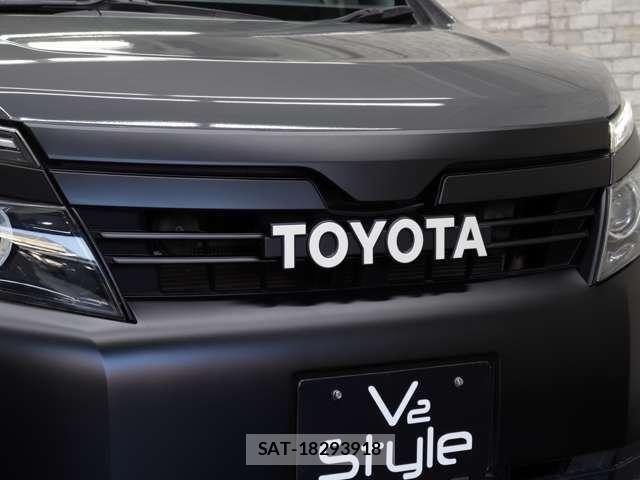 Toyota VOXY 2014-08 8415747-12