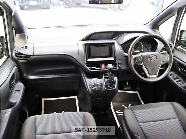 Toyota VOXY 2014-08 8415747-20