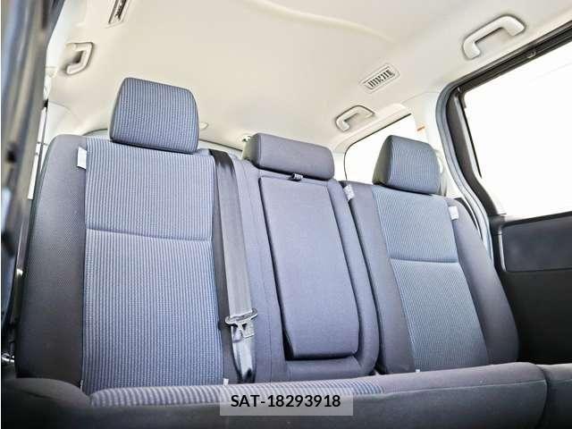 Toyota VOXY 2014-08 8415747-29