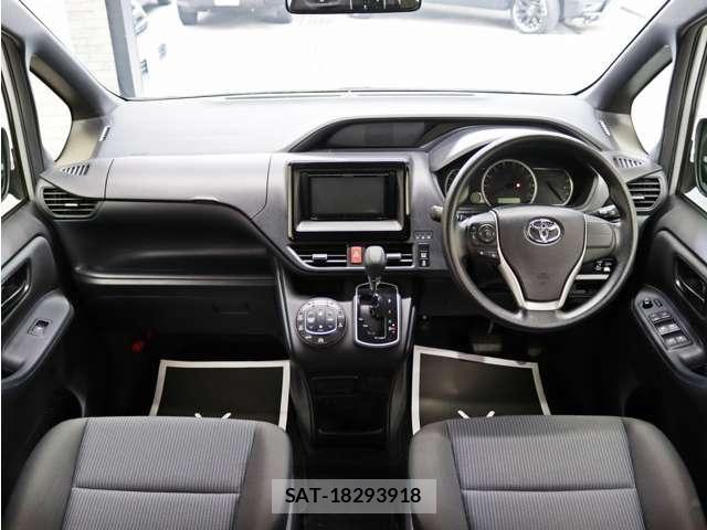 Toyota VOXY 2014-08 8415747-3