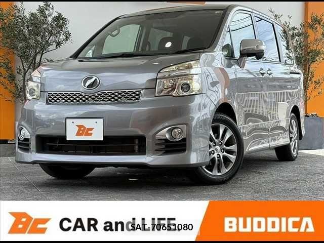 Toyota VOXY 2013-06 8415767-0