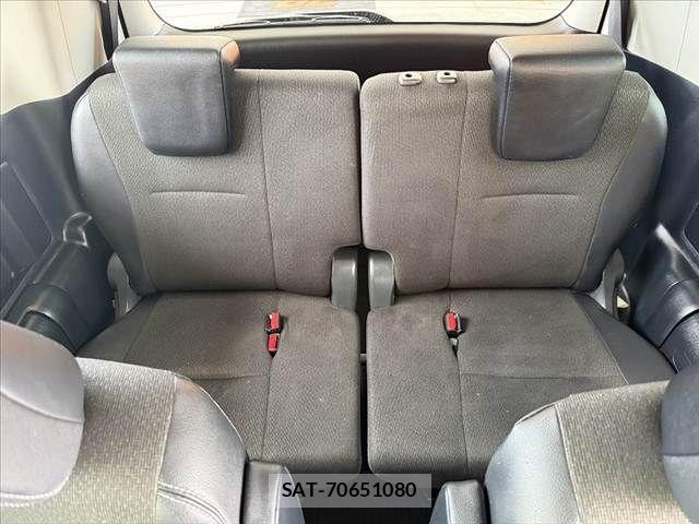 Toyota VOXY 2013-06 8415767-23