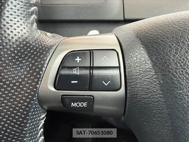Toyota VOXY 2013-06 8415767-27