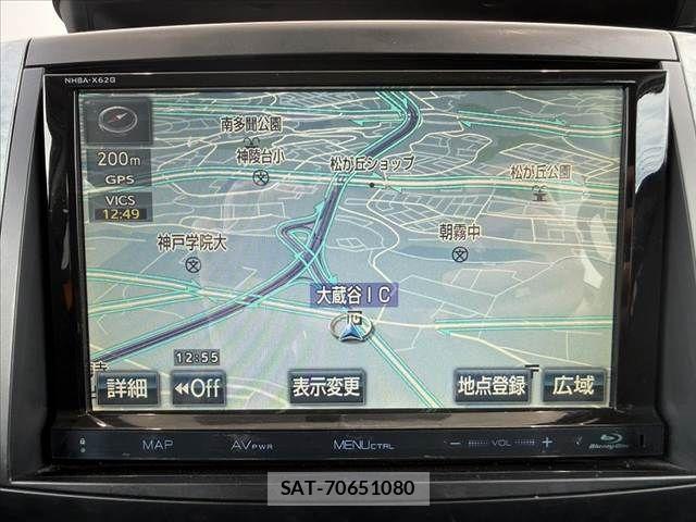 Toyota VOXY 2013-06 8415767-2