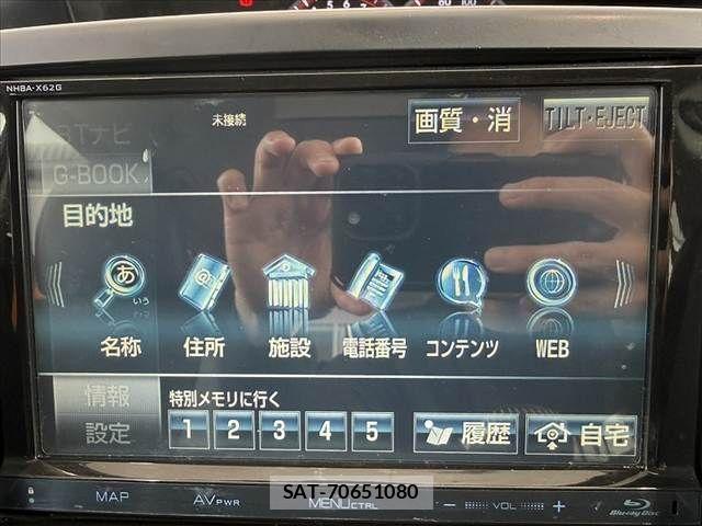 Toyota VOXY 2013-06 8415767-29