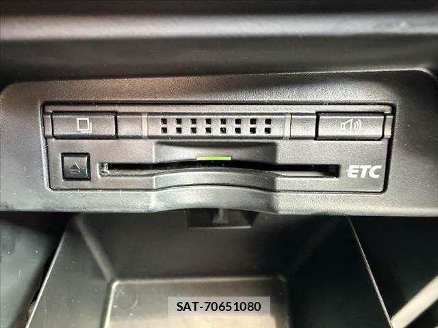 Toyota VOXY 2013-06 8415767-5