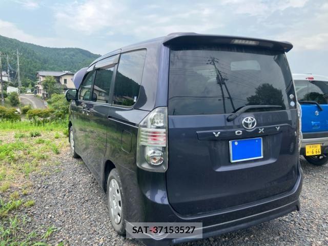Toyota VOXY 2010-02 8415781-13