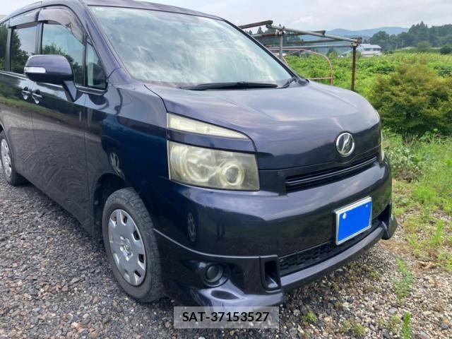 Toyota VOXY 2010-02 8415781-1