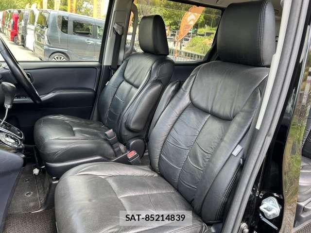 Toyota VOXY 2017-06 8415749-10