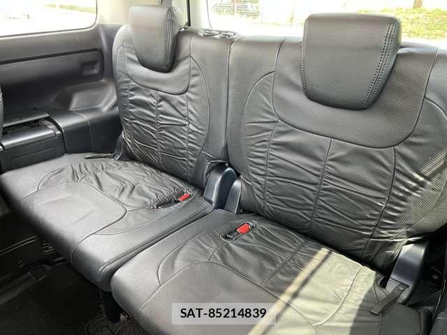 Toyota VOXY 2017-06 8415749-12