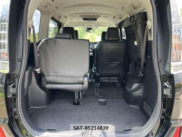 Toyota VOXY 2017-06 8415749-14