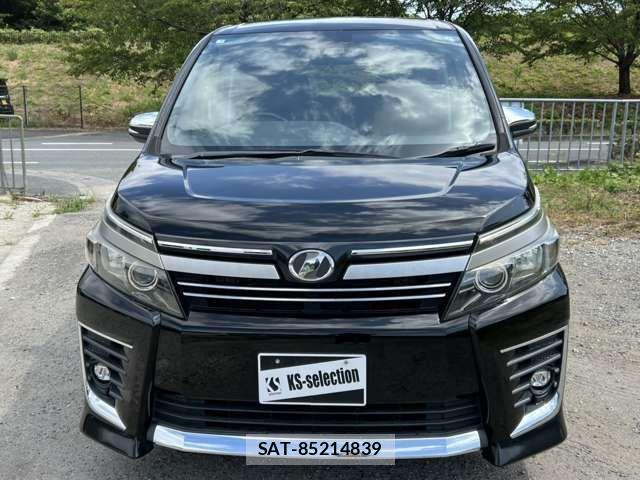 Toyota VOXY 2017-06 8415749-2